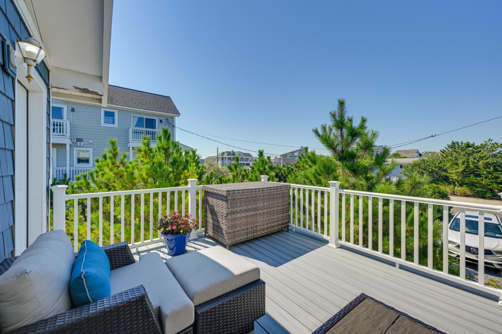 Westhampton Beach Home With Deck And Ocean Views! Eksteriør bilde